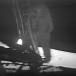 ＃事実|なぜNeil Armstrongが月面を移動する最初の人物になったのですか