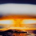 王爆弾：この世界には強力すぎる原子爆弾
