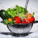 Чи потрібно мити фрукти і овочі з милом?