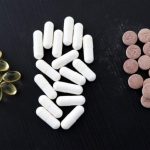 Pieniä neuloja sisältävät pillerit toimittavat huumeita kehossa pahemmin kuin injektiot
