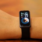Which fitness bracelet is better to buy in 2021