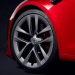 Tesla cars started telling drivers when to change old tires