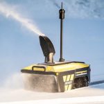 Направио робота за аутоматско чишћење снега на великим површинама