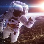 Rumaffald tvinger astronauter til at opgive rumvandringer