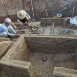 中国で生き埋めにされた戦士の墓が発見された