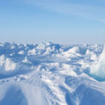 北極の氷は驚くべき速さで溶けています。それはどこにつながるのですか？