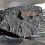 Метеорит віком 4,6 мільярда років може розповісти про походження води на землі