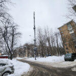 5G base station under the windows of a residential building in Moscow. Residents fight