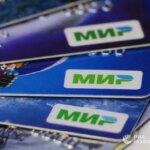 Russian banks overcome the shortage of chips for cards