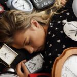 5 переконливих причин менше спати у вихідні
