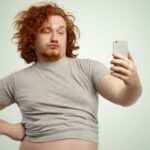 Smartphones make people look ugly, here's the proof