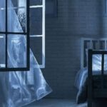 Чому вчені забороняють спати з відкритим вікном — застуда ні до чого